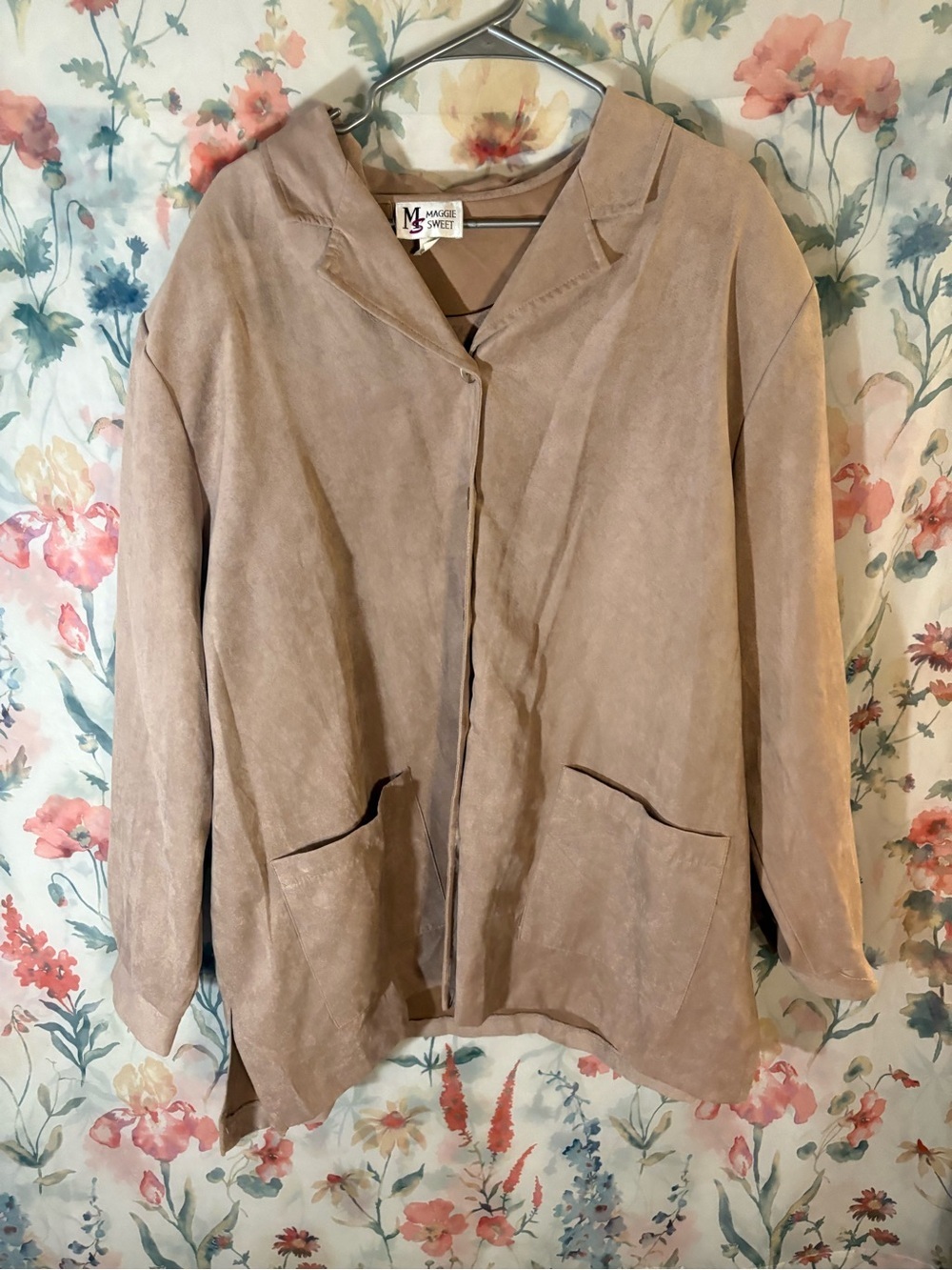 Vintage Maggie Sweet Taupe Suede-Look Women's Blazer, tank and pant set